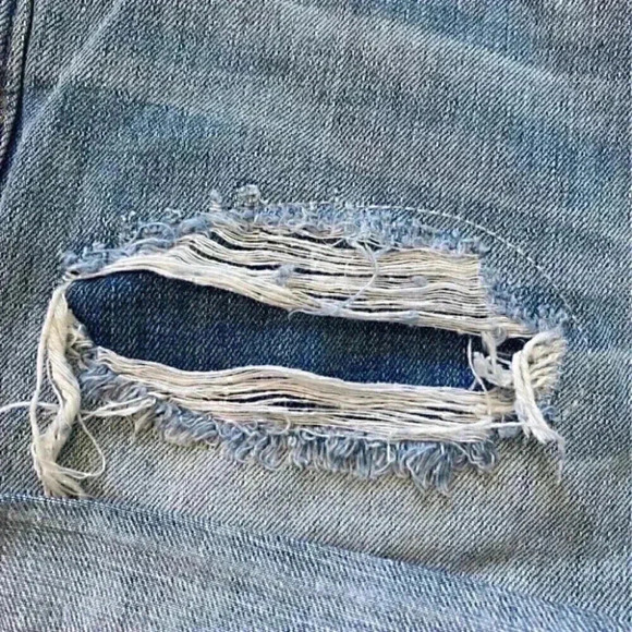 Madewell Rip & Repair Denim Boyfriend Distressed Shorts in size 25 - Picture 3 of 7